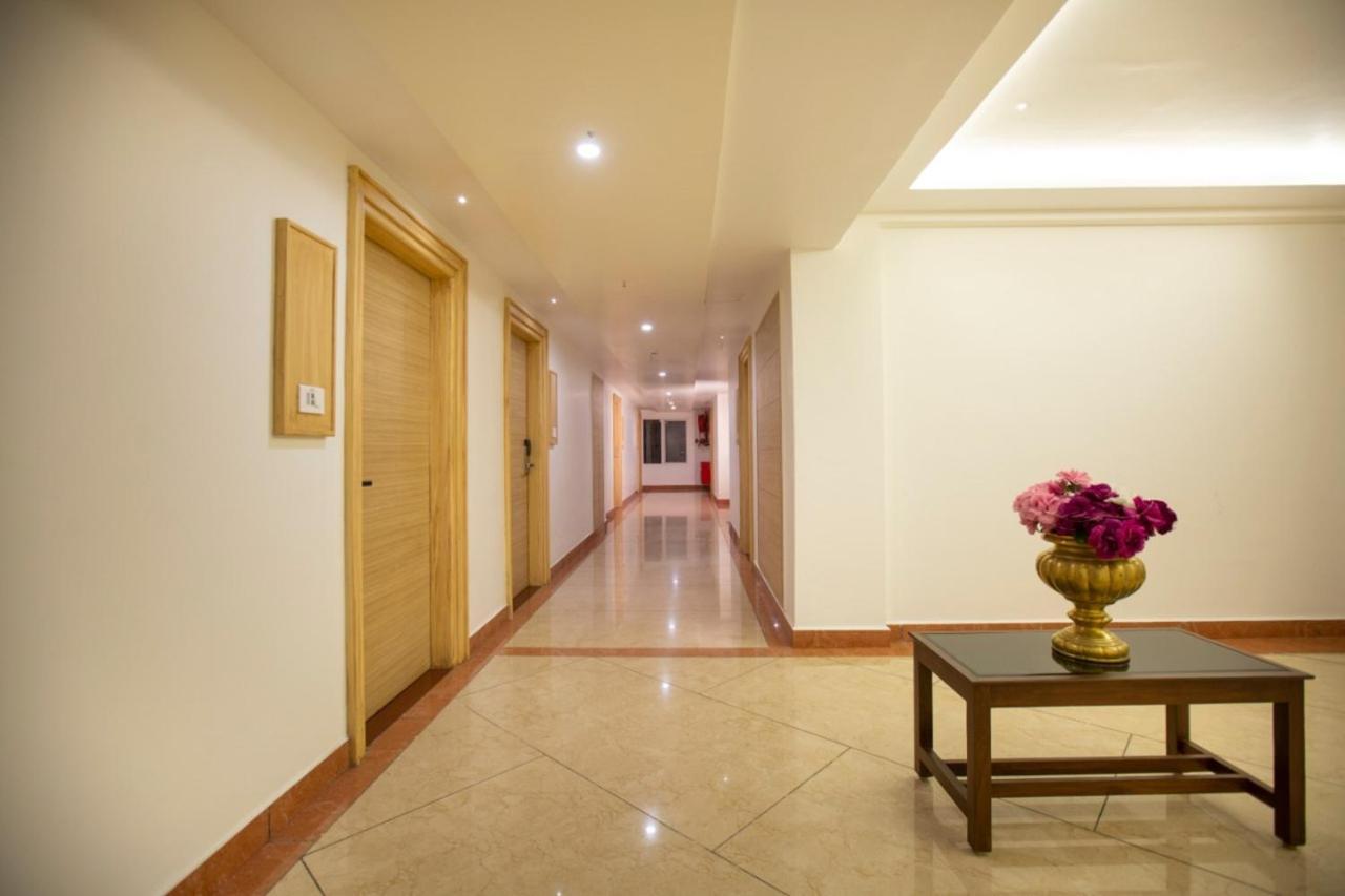 Lee-Benz Ark Hotel กุมพาโกนัม ภายนอก รูปภาพ