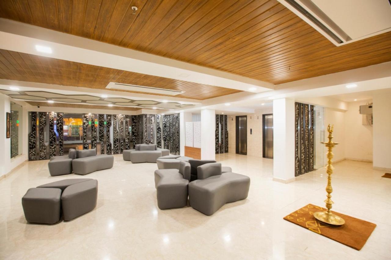 Lee-Benz Ark Hotel กุมพาโกนัม ภายนอก รูปภาพ
