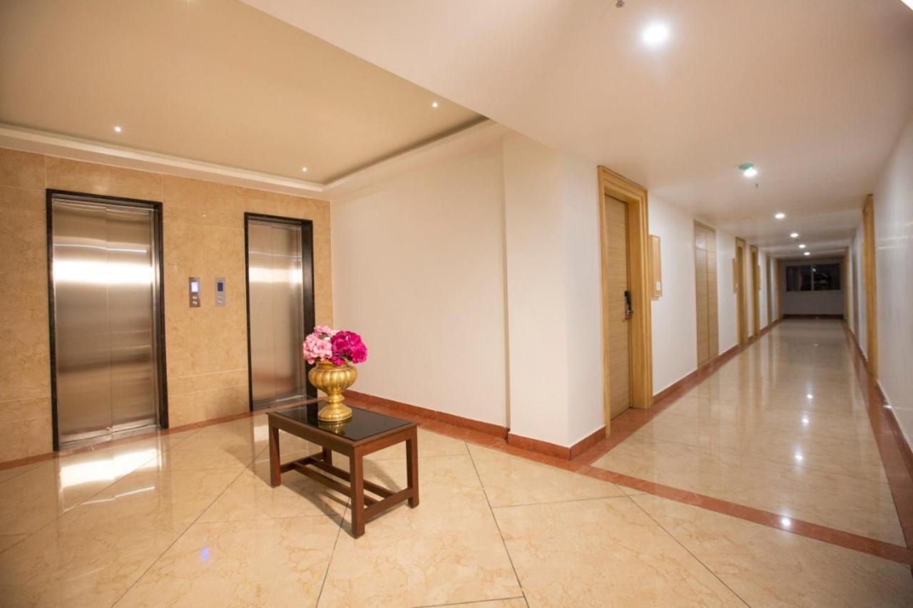 Lee-Benz Ark Hotel กุมพาโกนัม ภายนอก รูปภาพ