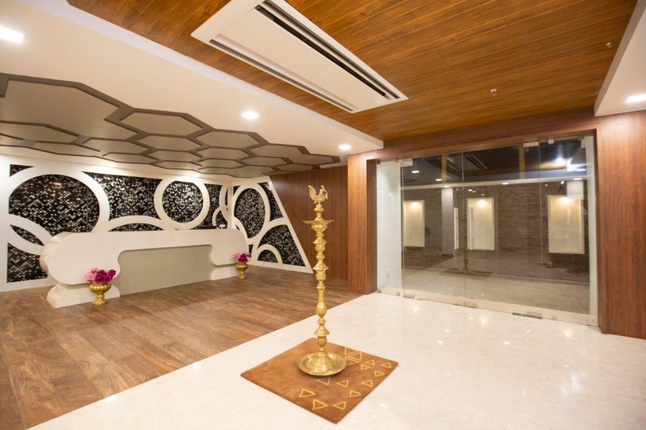 Lee-Benz Ark Hotel กุมพาโกนัม ภายนอก รูปภาพ