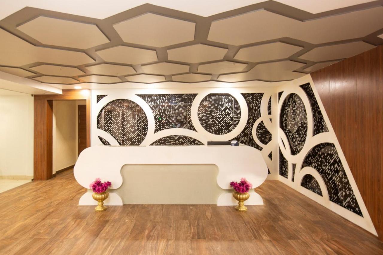 Lee-Benz Ark Hotel กุมพาโกนัม ภายนอก รูปภาพ