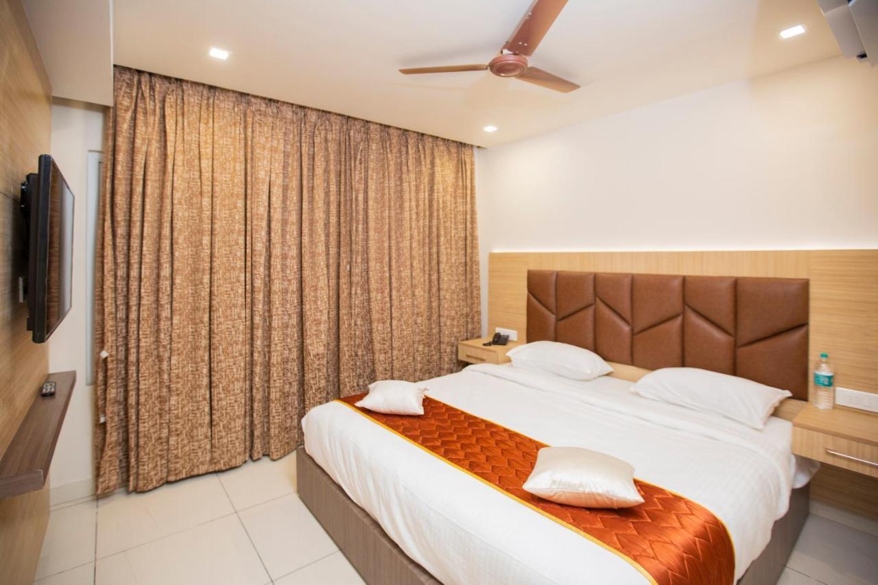 Lee-Benz Ark Hotel กุมพาโกนัม ภายนอก รูปภาพ