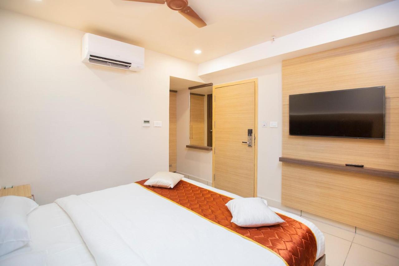 Lee-Benz Ark Hotel กุมพาโกนัม ภายนอก รูปภาพ